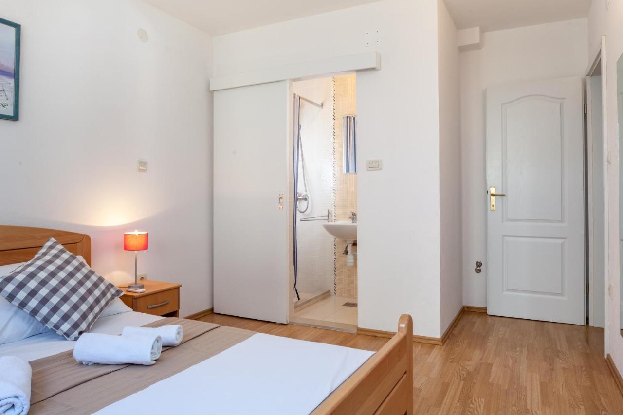 Apartments Leut 80M From The Sea Podgora Kamer foto