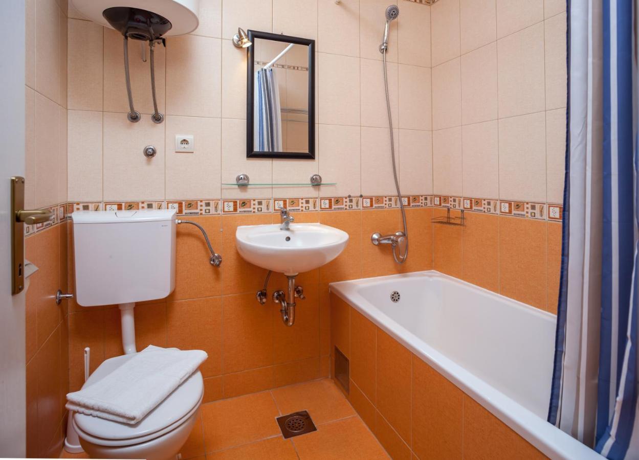 Apartments Leut 80M From The Sea Podgora Kamer foto
