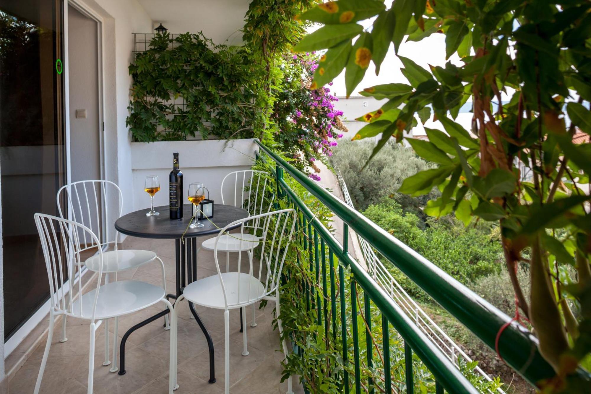 Apartments Leut 80M From The Sea Podgora Kamer foto